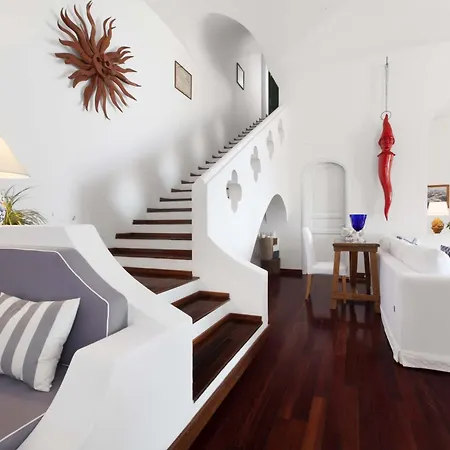 - Lo Scoglio Villa *