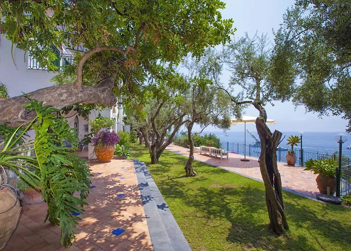 Villa - Lo Scoglio *