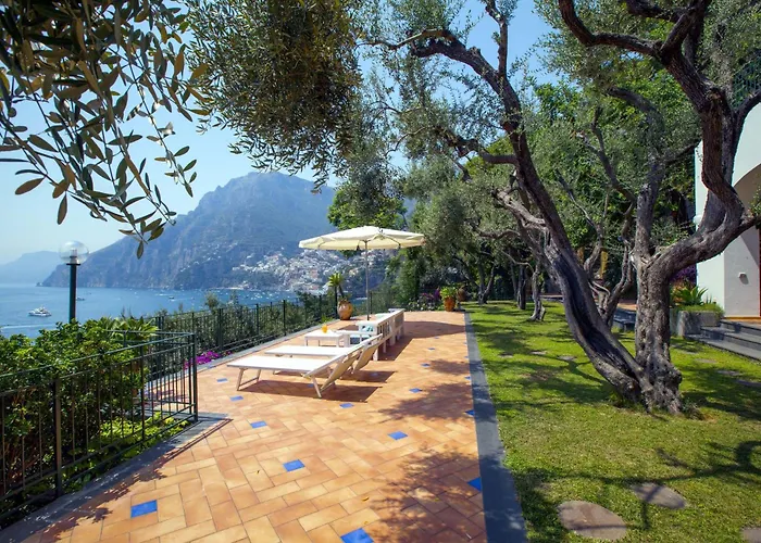 - Lo Scoglio Villa *