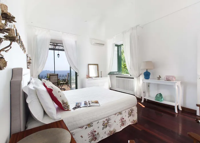 Villa - Lo Scoglio *