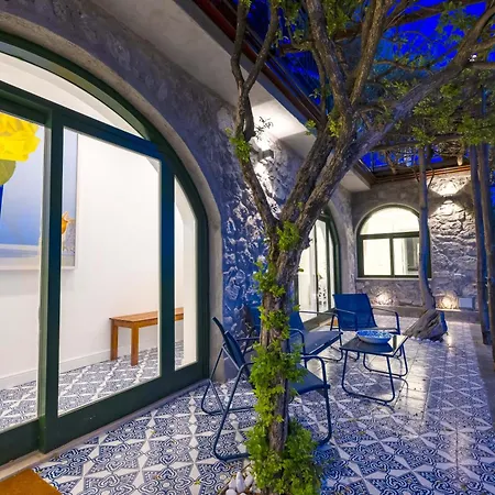 Villa - Lo Scoglio *