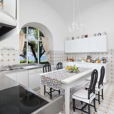 - Lo Scoglio Positano