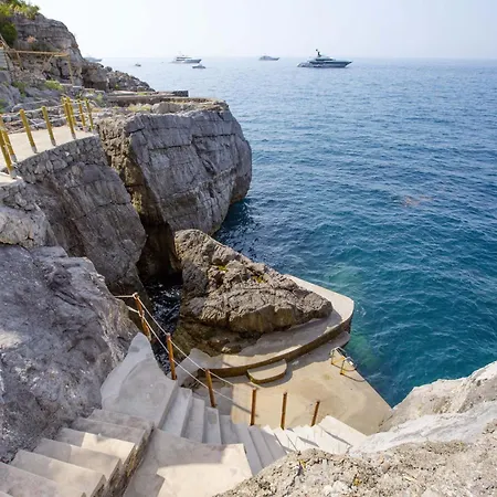 - Lo Scoglio * Positano